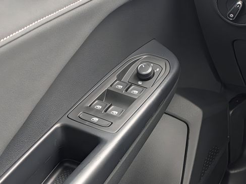 New 2026 Volkswagen Taos SE AWD/4WD image 12