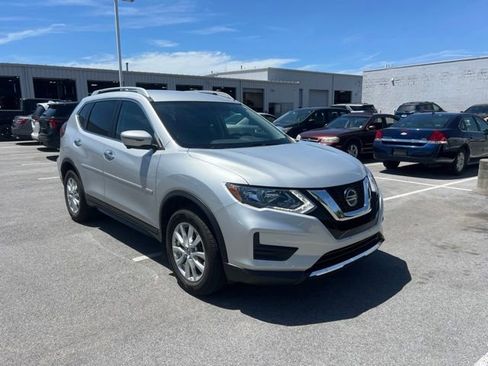Used 2018 Nissan Rogue SV w/ Premium Package AWD/4WD image 7
