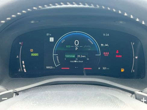 Certified 2025 Toyota Camry SE FWD image 33
