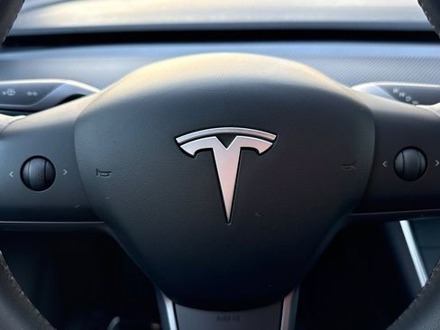 Used 2020 Tesla Model Y Long Range image 26