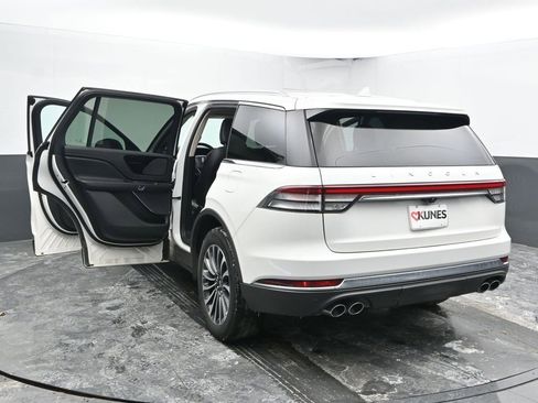 Used 2023 Lincoln Aviator AWD w/ Premium Package image 58
