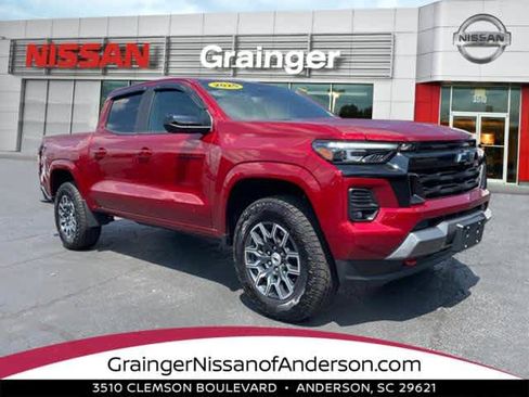 Used 2025 Chevrolet Colorado Z71 w/ Technology Package AWD/4WD image 1