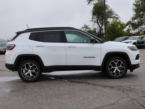 Used 2025 Jeep Compass Limited AWD/4WD image 7