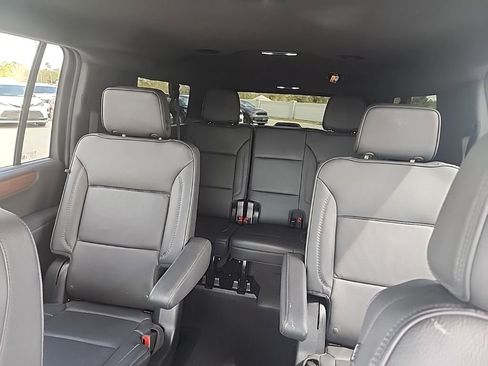 Used 2025 GMC Yukon XL Denali image 14