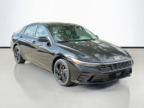 New 2026 Hyundai Elantra SEL Sport image 3