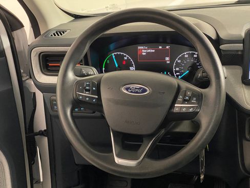 Used 2023 Ford Maverick XLT image 15