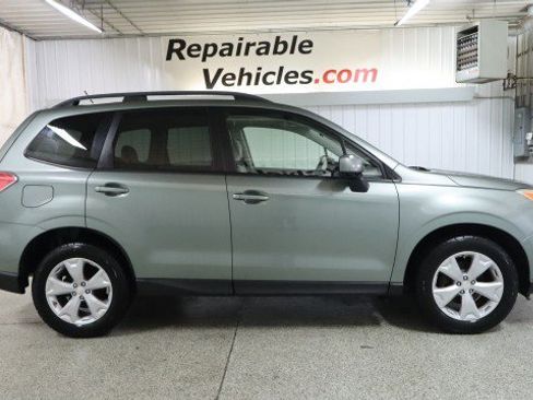 Used 2014 Subaru Forester 2.5i Premium w/ All-Weather Package AWD/4WD image 4