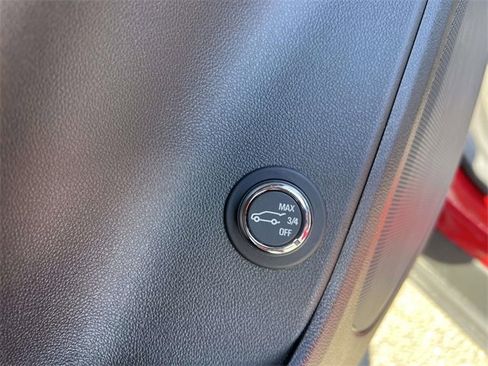 Certified 2025 Chevrolet Blazer LT w/ Convenience Package image 19