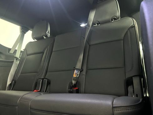 Used 2025 GMC Yukon XL Denali image 27