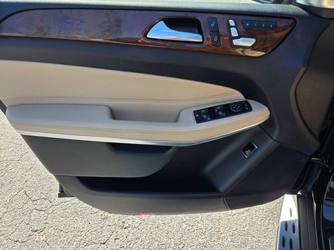 Used 2017 Mercedes-Benz GLS 550 4MATIC image 25