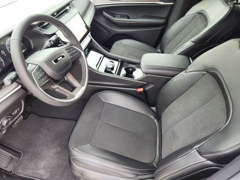 New 2026 Jeep Grand Cherokee Altitude RWD image 12