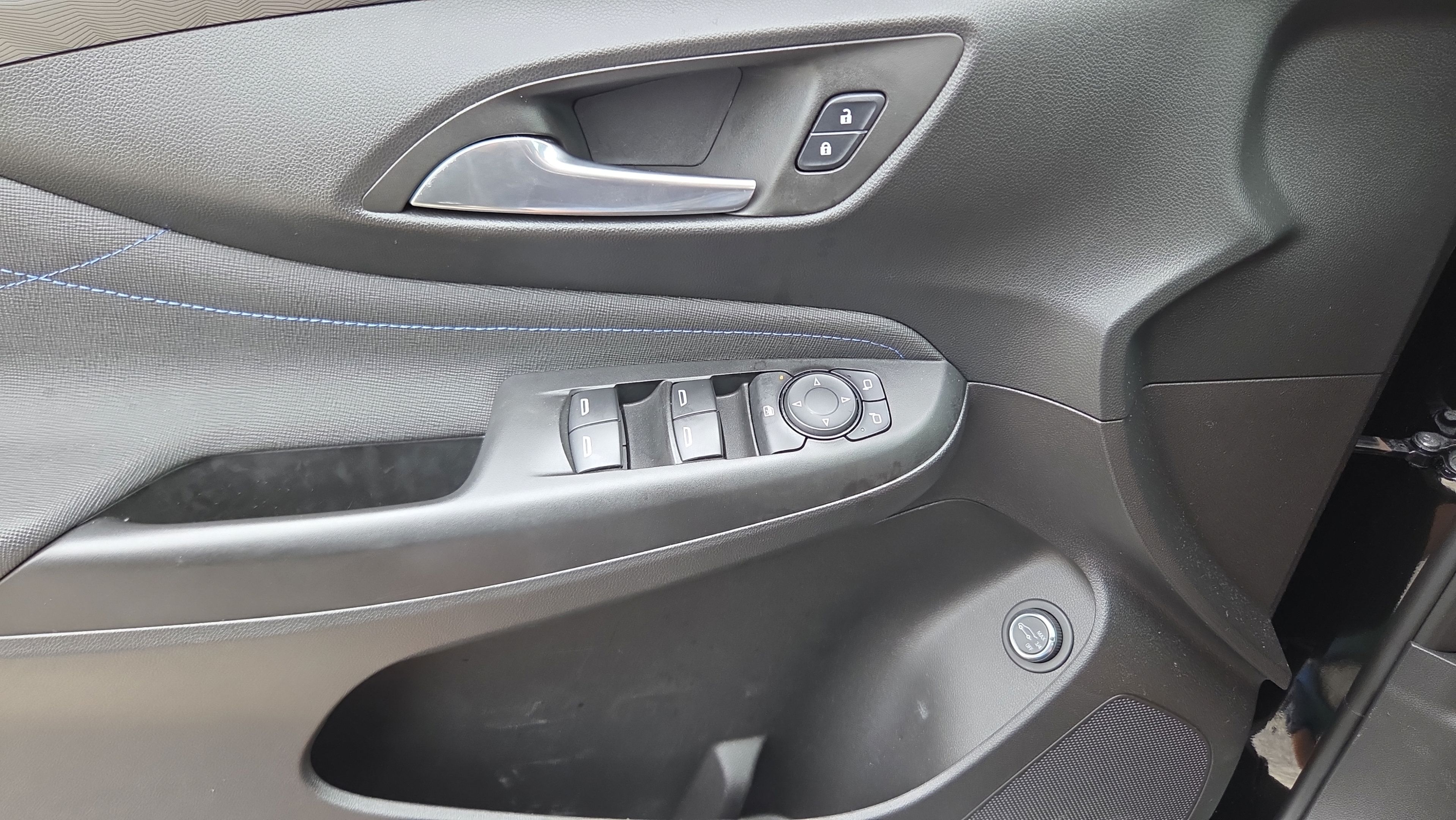 Used 2025 Buick Envista Sport Touring w/ Convenience I Package FWD image 27