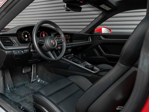 Certified 2025 Porsche 911 Carrera T RWD image 4