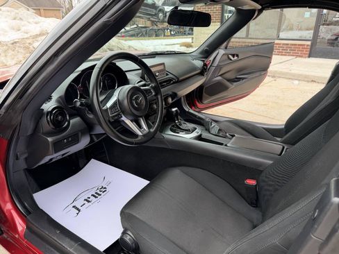 Used 2017 MAZDA MX-5 Miata Sport image 23