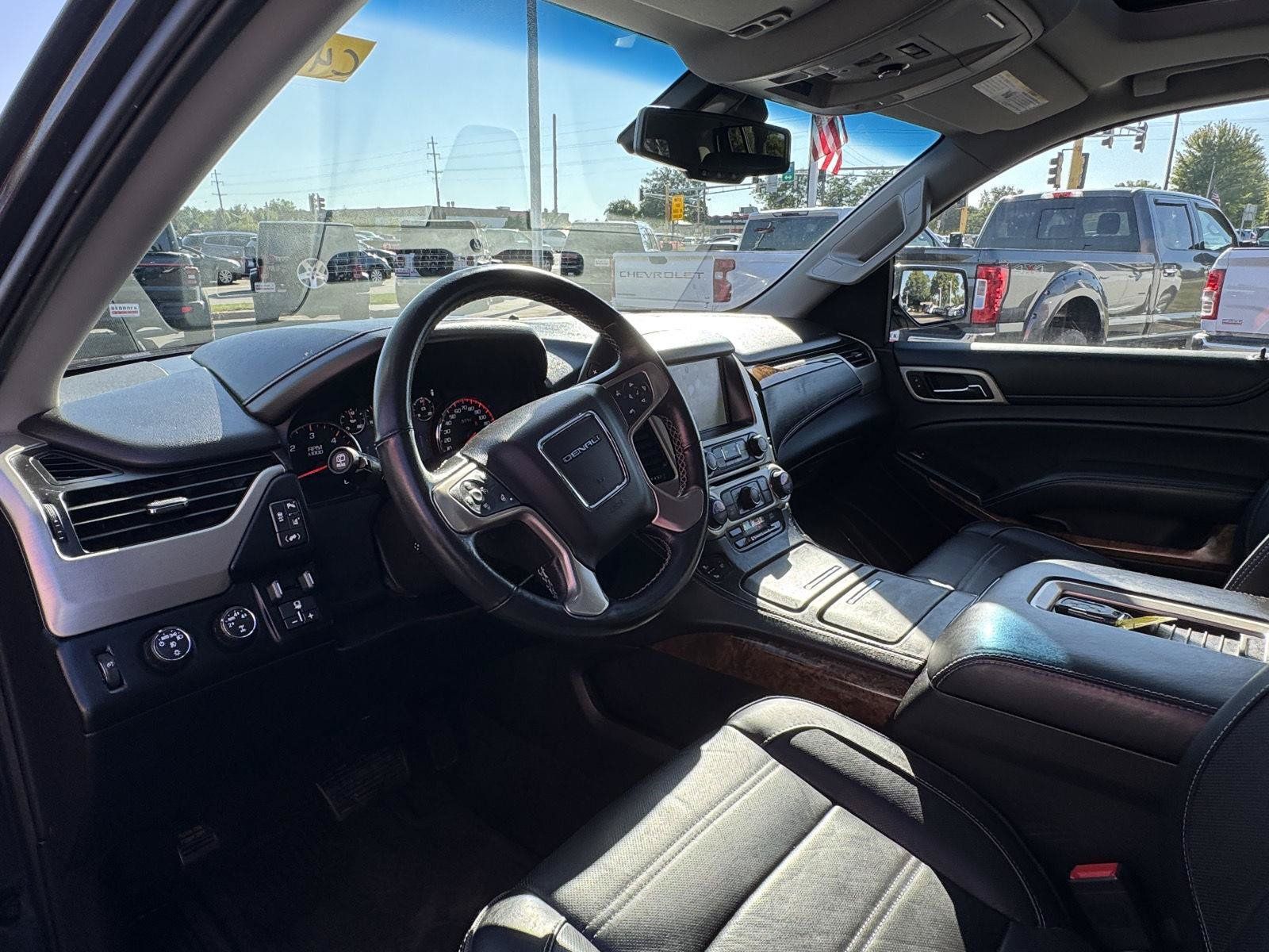 Used 2015 GMC Yukon XL Denali w/ Open Road Package AWD/4WD image 17
