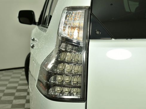 Used 2022 Lexus GX 460 Premium w/ Premium Plus Package image 23