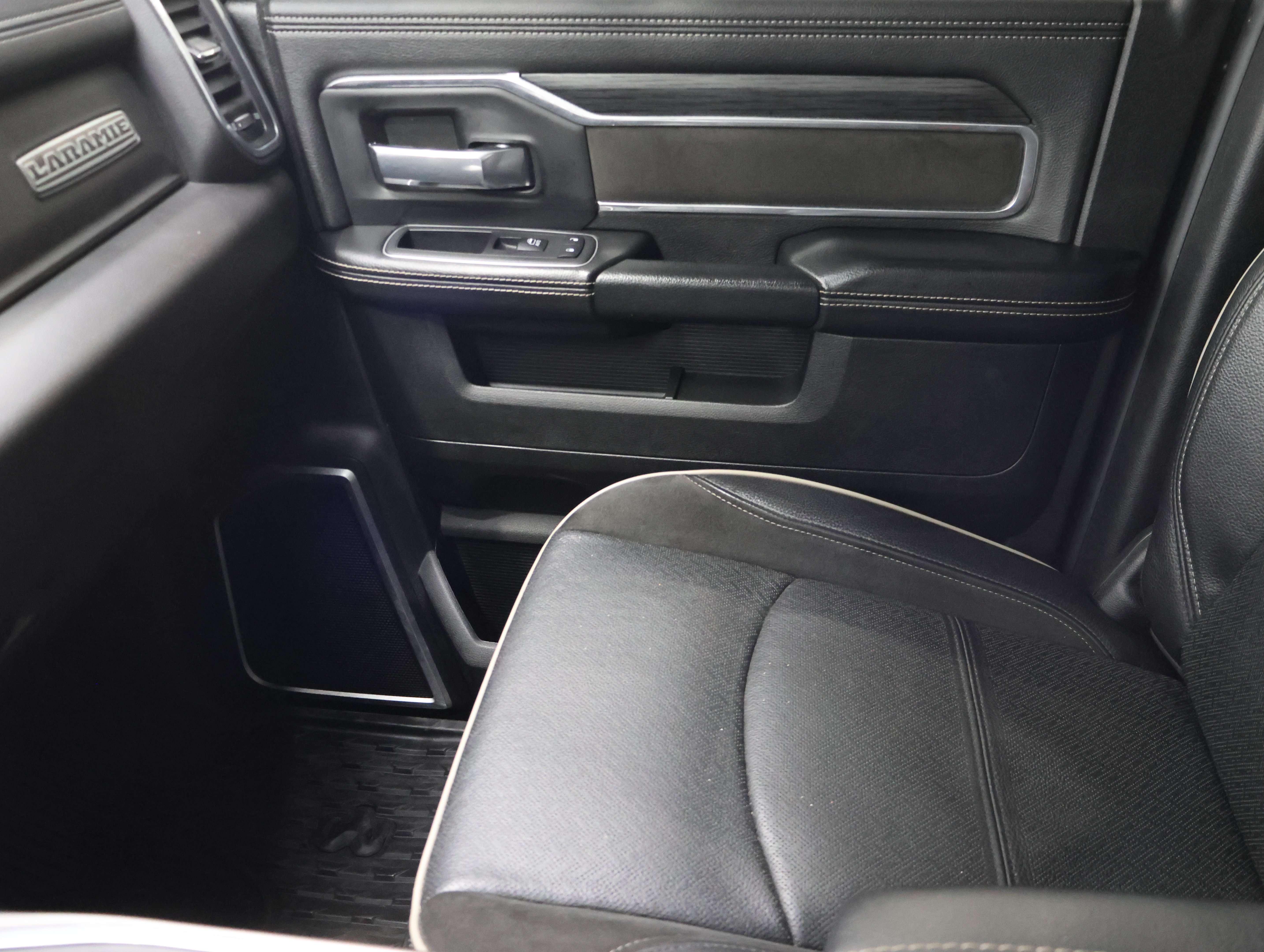 Used 2023 RAM 3500 Laramie w/ Night Edition AWD/4WD image 13