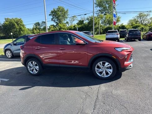 Certified 2024 Buick Encore GX Preferred FWD image 3