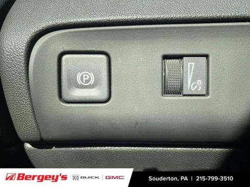 Certified 2023 Buick Enclave Essence image 20