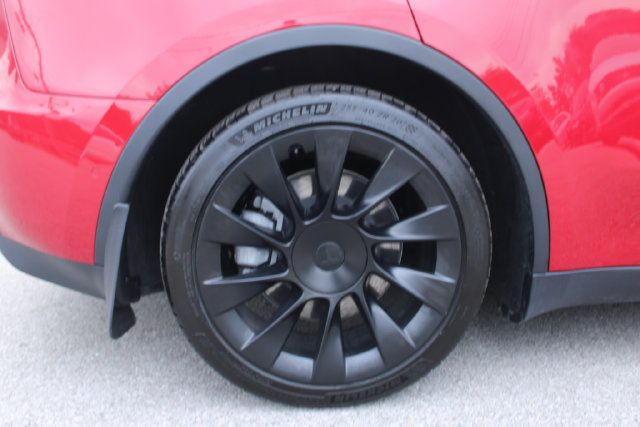 Used 2021 Tesla Model Y Long Range AWD/4WD image 31