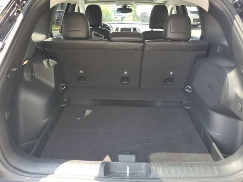 Used 2022 Jeep Cherokee Latitude Lux w/ Sun & Sound Group AWD/4WD image 9