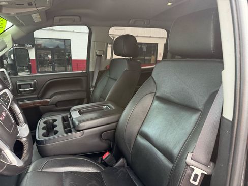 Used 2016 GMC Sierra 2500 SLT w/ Duramax Plus Package AWD/4WD image 27