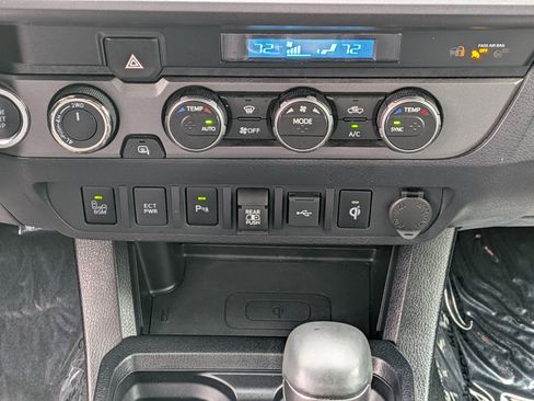Certified 2021 Toyota Tacoma TRD Sport w/ Technology Package AWD/4WD image 29