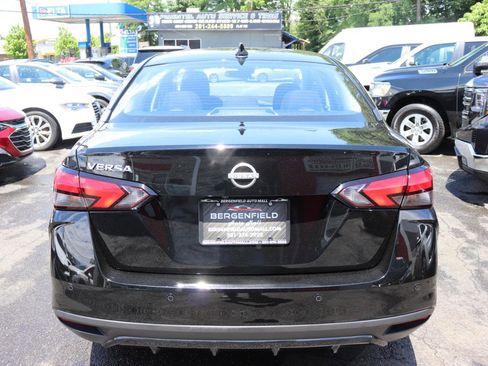 Used 2025 Nissan Versa SV FWD image 4