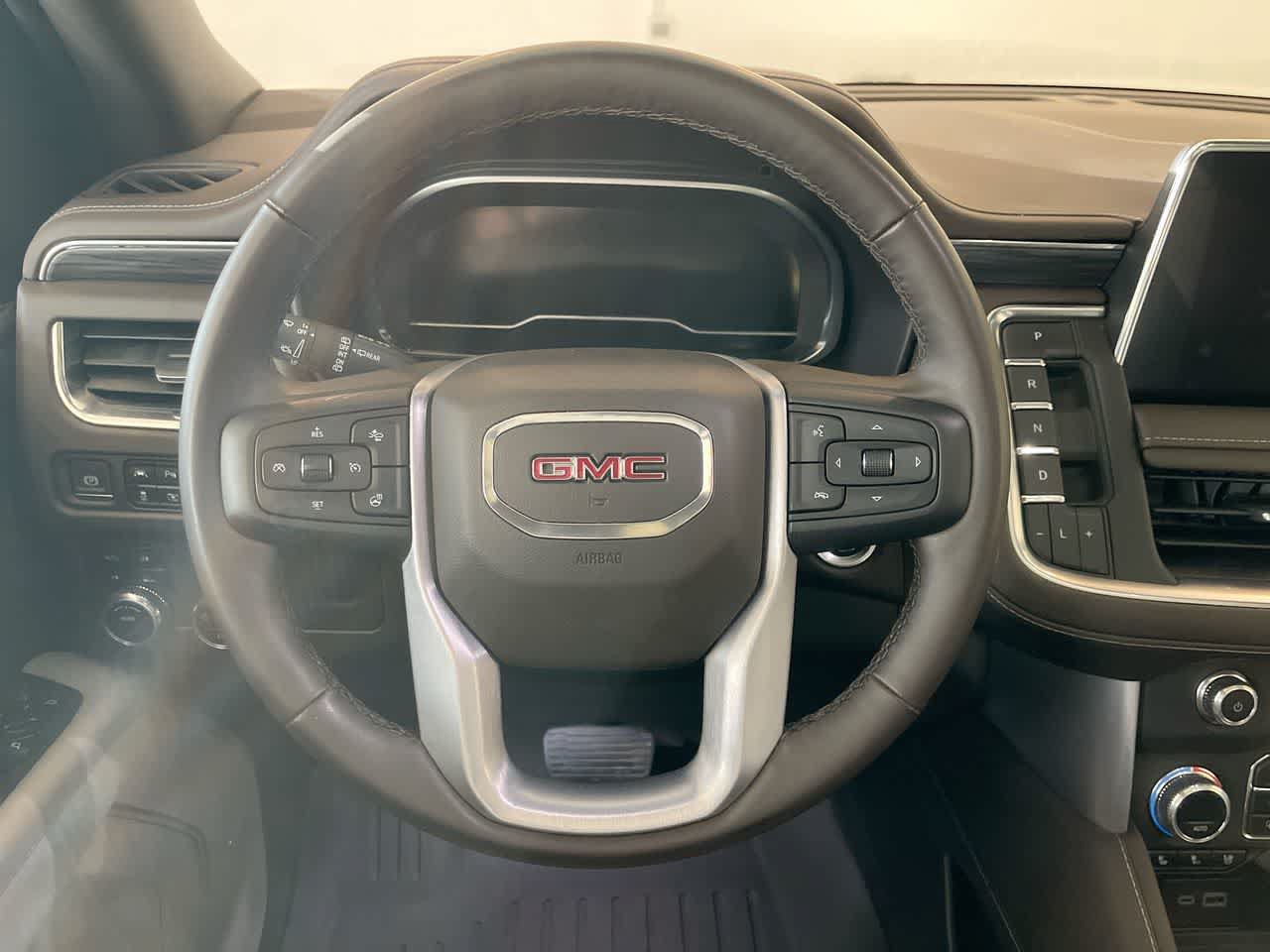 Used 2023 GMC Yukon SLT w/ SLT Luxury Package AWD/4WD image 14