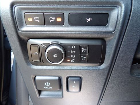 Used 2023 Ford F150 Platinum AWD/4WD image 17