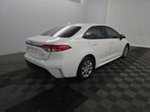 Used 2024 Toyota Corolla LE image 6