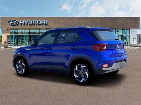New 2026 Hyundai Venue SEL FWD image 4