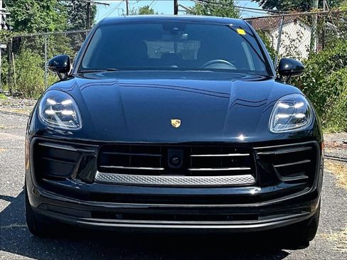 Certified 2023 Porsche Macan AWD/4WD image 8