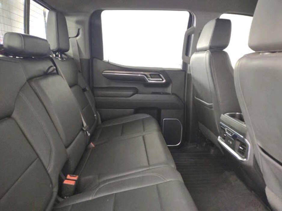 Used 2023 Chevrolet Silverado 1500 LTZ w/ LTZ Convenience Package II AWD/4WD image 18