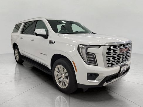 Used 2025 GMC Yukon XL Denali AWD/4WD image 1
