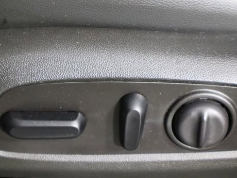 Used 2021 GMC Acadia SLT image 24