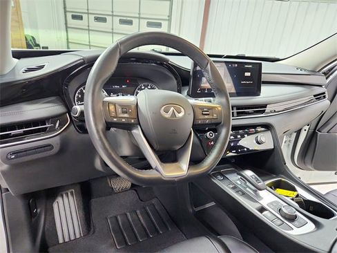 Used 2025 INFINITI QX60 Pure image 18