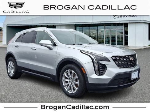 Used 2019 Cadillac XT4 Luxury w/ Cold Weather Package image 1