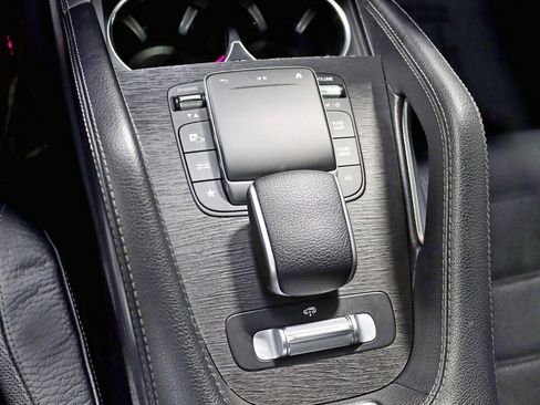 Used 2022 Mercedes-Benz GLS 450 4MATIC image 32