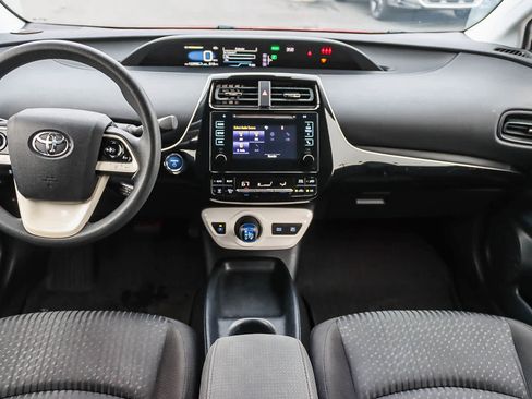Used 2017 Toyota Prius Two image 11