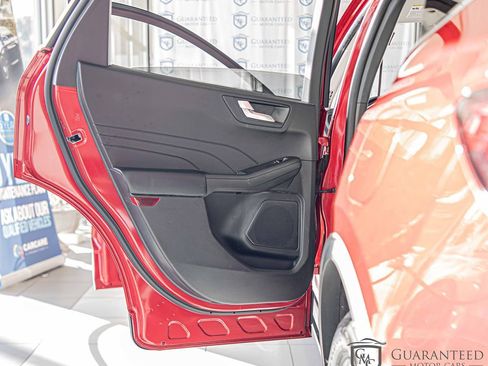 Used 2024 Ford Escape Platinum image 34