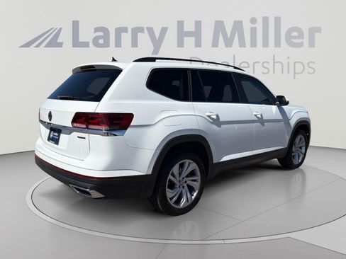 Used 2023 Volkswagen Atlas SE w/ Black Wheel Package AWD/4WD image 6