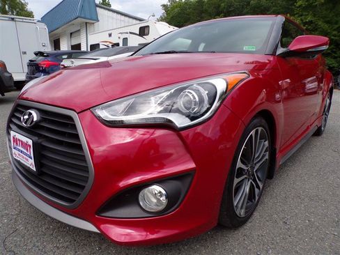 Used 2016 Hyundai Veloster Turbo w/ Option Group 04 FWD image 3