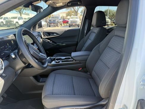 New 2026 Chevrolet Equinox LT image 24