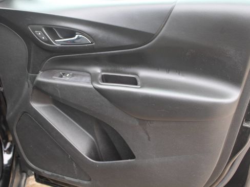 Used 2018 Chevrolet Equinox LT image 12