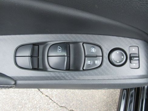 Used 2024 Nissan Altima 2.5 SV image 12