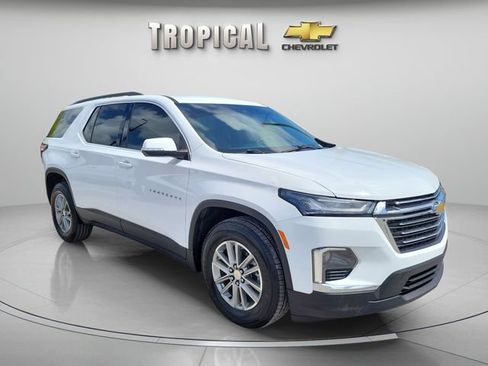 Used 2023 Chevrolet Traverse LT FWD image 4