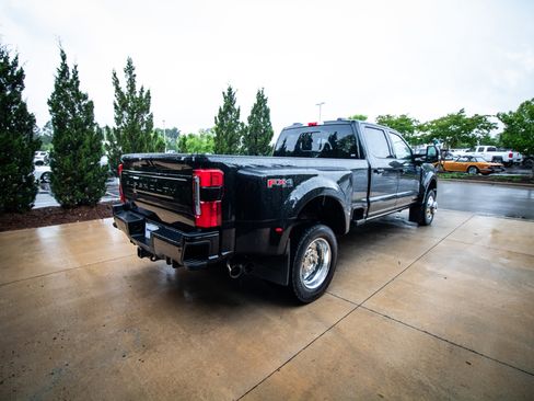 Used 2025 Ford F450 Platinum w/ FX4 Off-Road Package AWD/4WD image 10