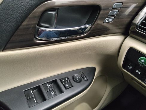 Used 2016 Honda Accord Touring image 27