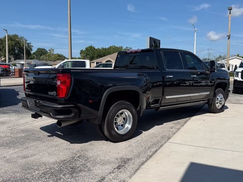 Used 2024 Chevrolet Silverado 3500 High Country w/ High Country Premium Package AWD/4WD image 5